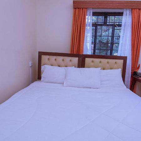 Chak Guesthouse & Conference Center ナイロビ エクステリア 写真