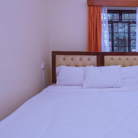 Chak Guesthouse & Conference Center ナイロビ エクステリア 写真