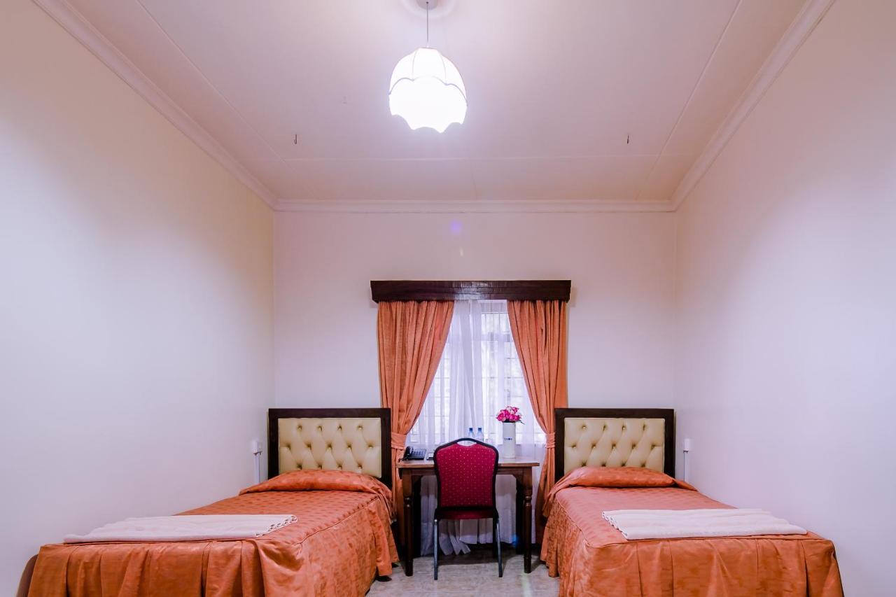 Chak Guesthouse & Conference Center ナイロビ エクステリア 写真