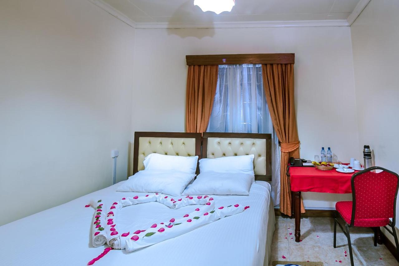 Chak Guesthouse & Conference Center ナイロビ エクステリア 写真