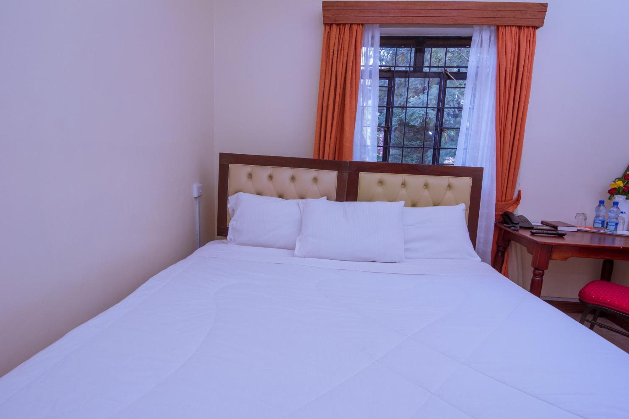 Chak Guesthouse & Conference Center ナイロビ エクステリア 写真