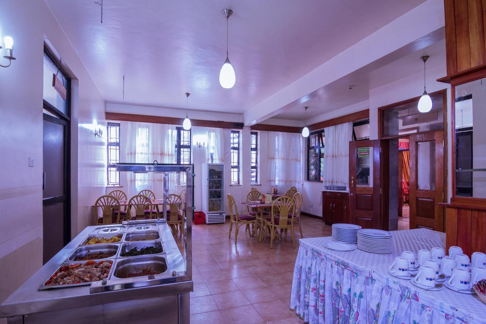 Chak Guesthouse & Conference Center ナイロビ エクステリア 写真