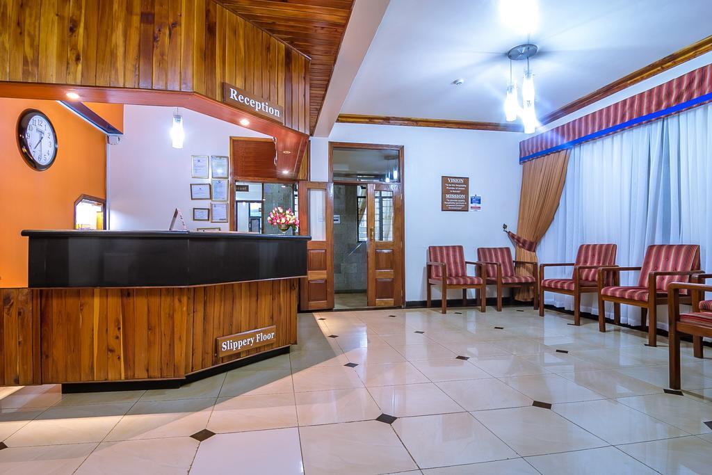 Chak Guesthouse & Conference Center ナイロビ エクステリア 写真