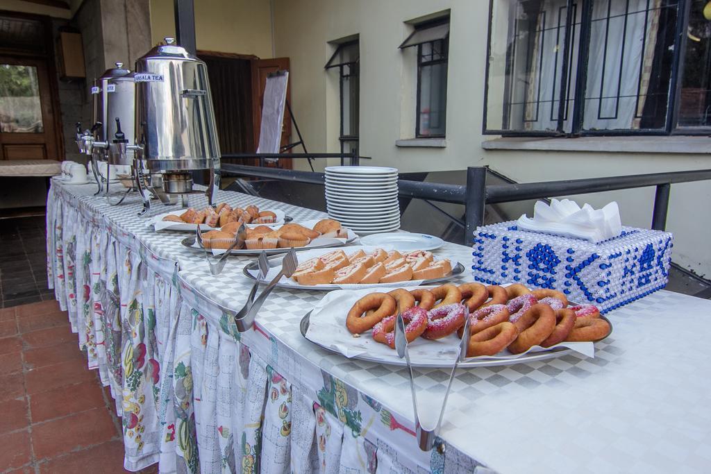 Chak Guesthouse & Conference Center ナイロビ エクステリア 写真