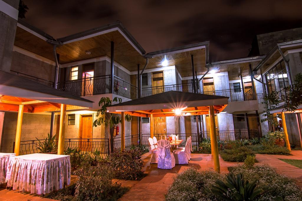 Chak Guesthouse & Conference Center ナイロビ エクステリア 写真