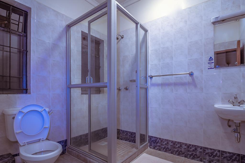 Chak Guesthouse & Conference Center ナイロビ エクステリア 写真