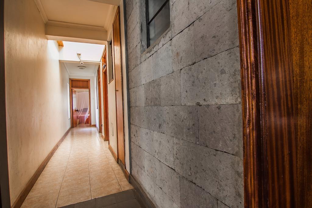 Chak Guesthouse & Conference Center ナイロビ エクステリア 写真