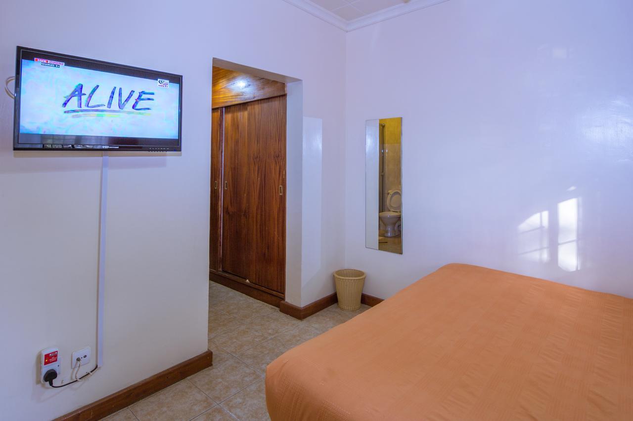 Chak Guesthouse & Conference Center ナイロビ エクステリア 写真