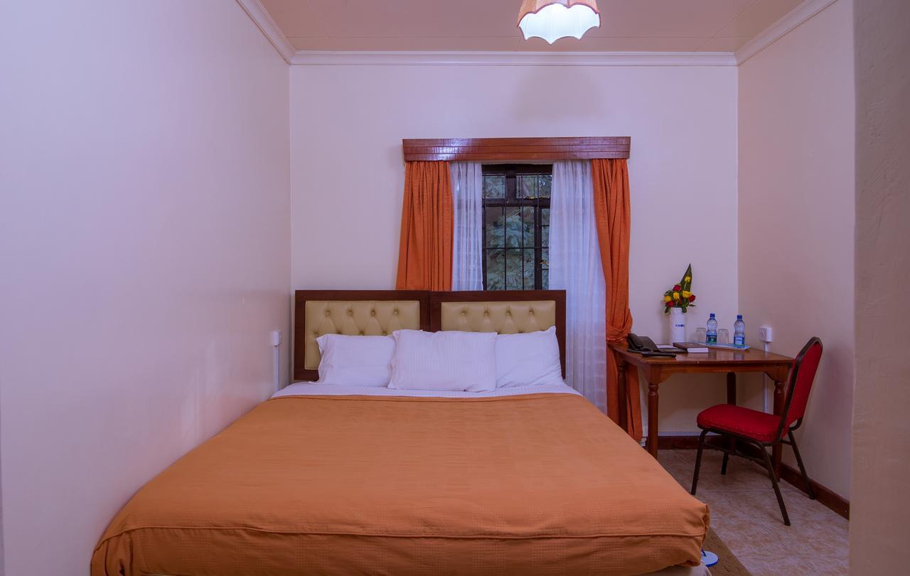 Chak Guesthouse & Conference Center ナイロビ エクステリア 写真