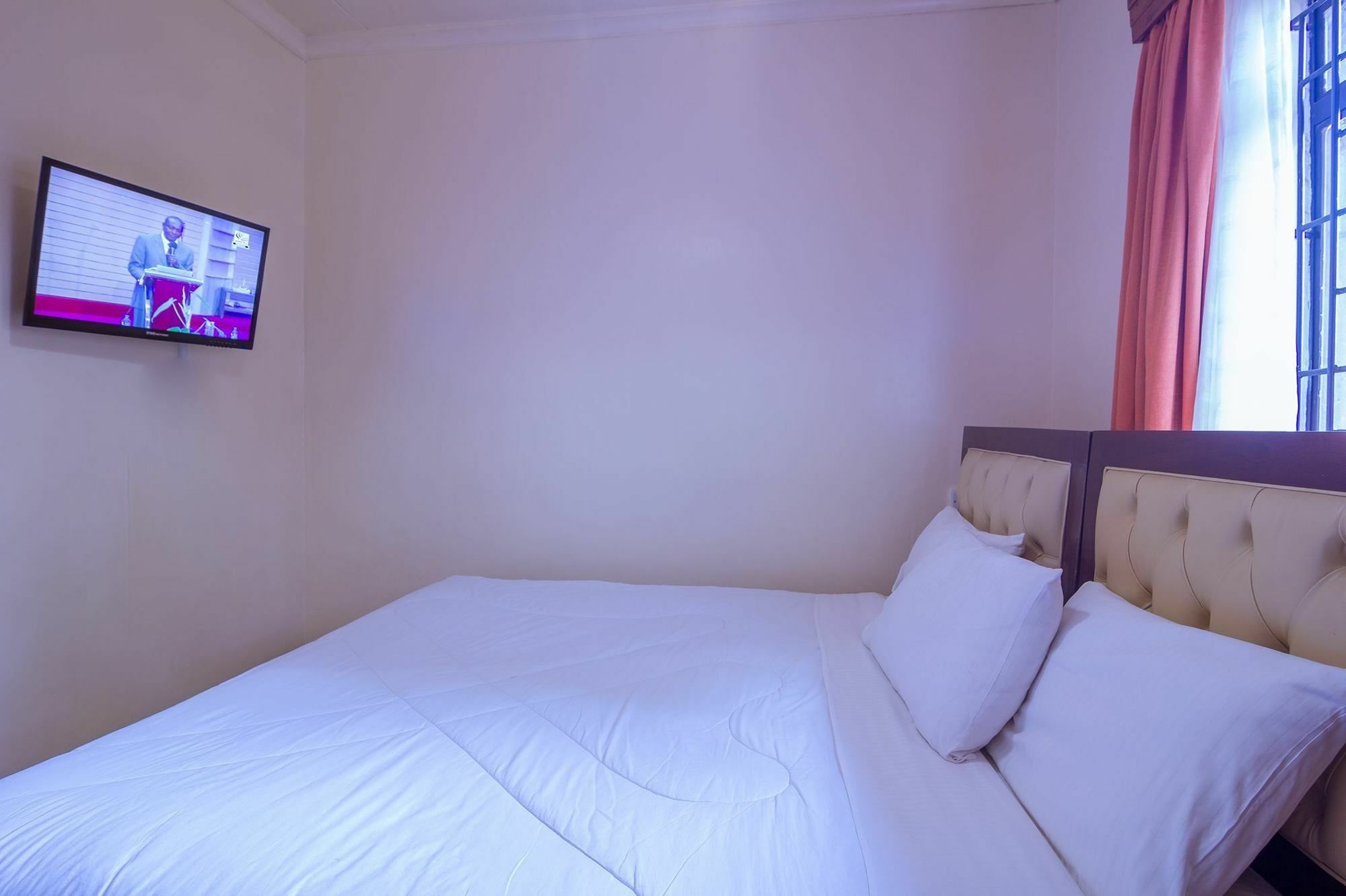 Chak Guesthouse & Conference Center ナイロビ エクステリア 写真