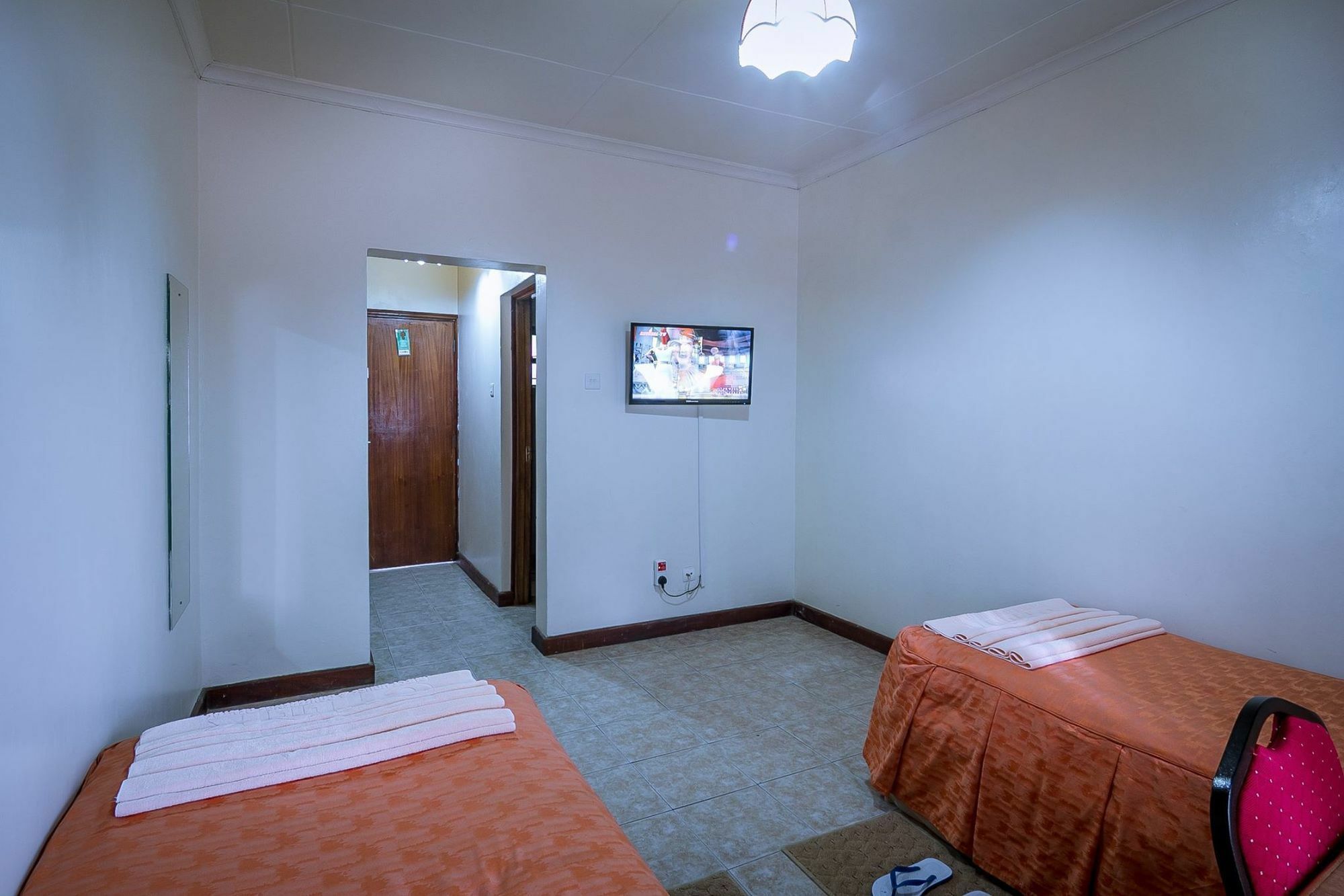 Chak Guesthouse & Conference Center ナイロビ エクステリア 写真