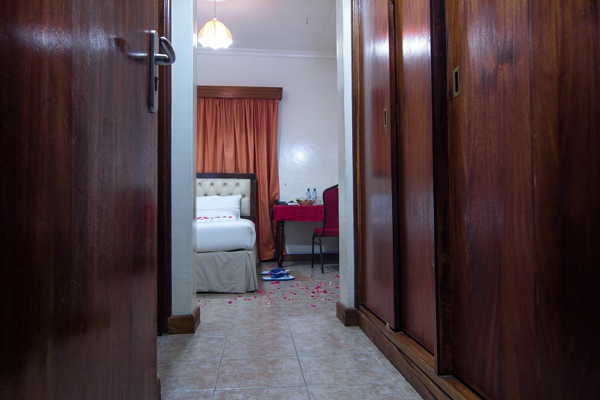 Chak Guesthouse & Conference Center ナイロビ エクステリア 写真